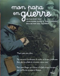 Montage de deux images : un soldat de profil lit une lettre et un très jeune enfant coiffé d'un casque de soldat.